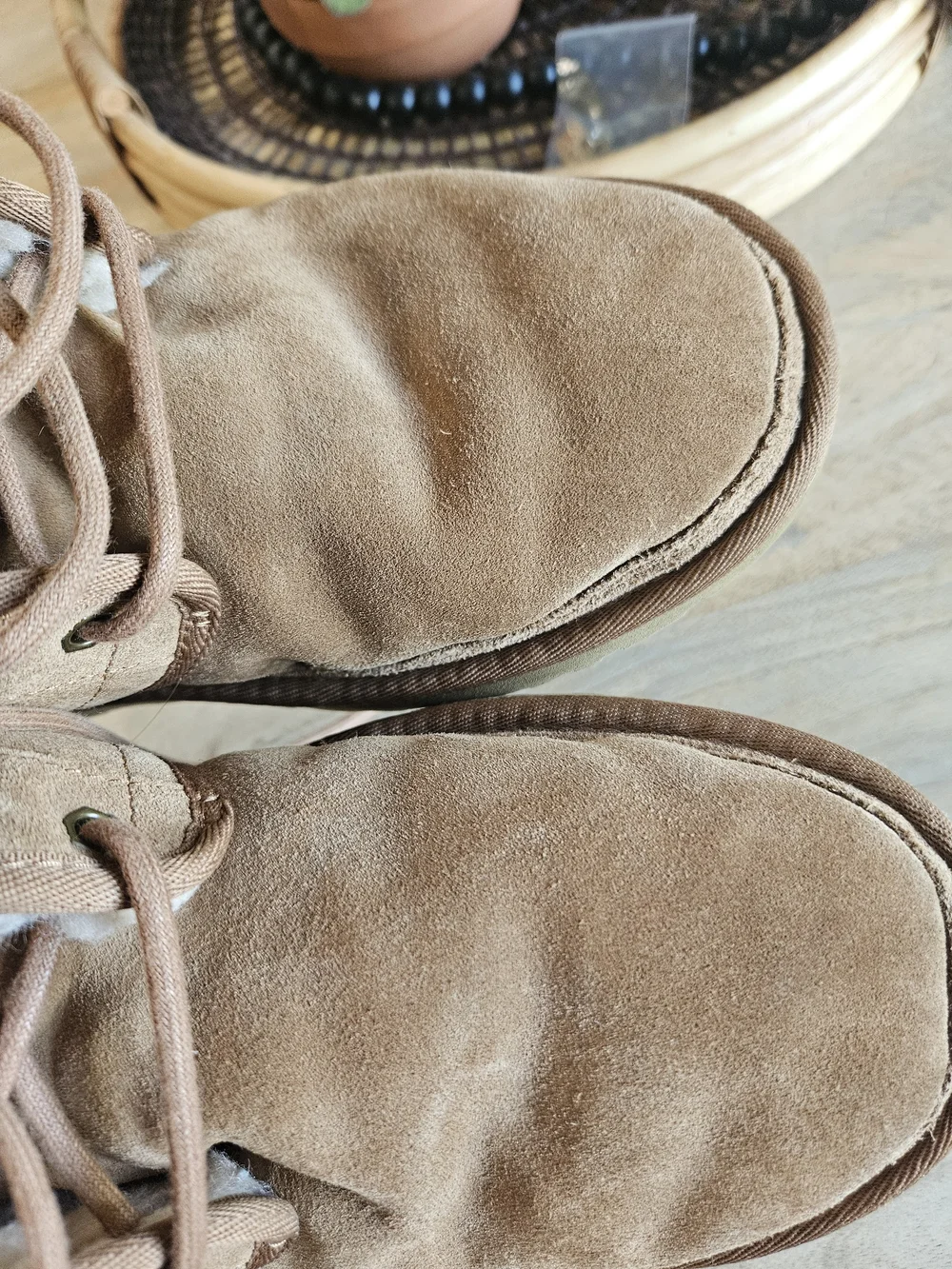 UGG Men’s Chestnut Suede Chukka Boots- Men Size 9/women 11